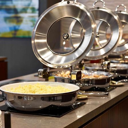 Doubletree By Hilton Hotel & Conference Centre Regina Bagian luar foto