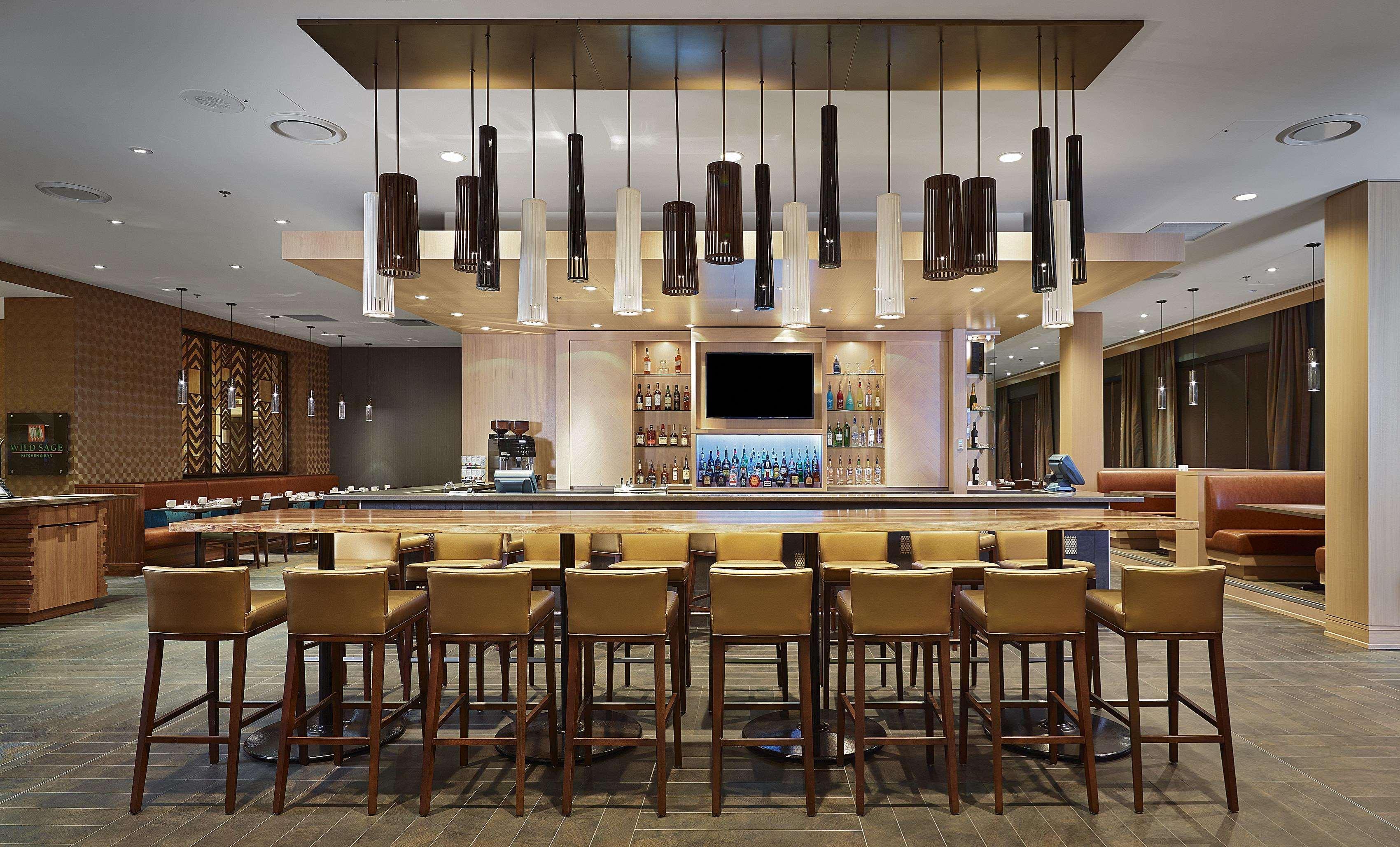 Doubletree By Hilton Hotel & Conference Centre Regina Bagian luar foto