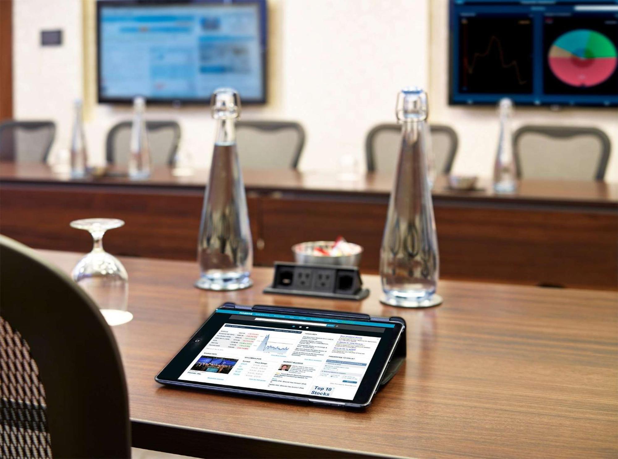 Doubletree By Hilton Hotel & Conference Centre Regina Bagian luar foto
