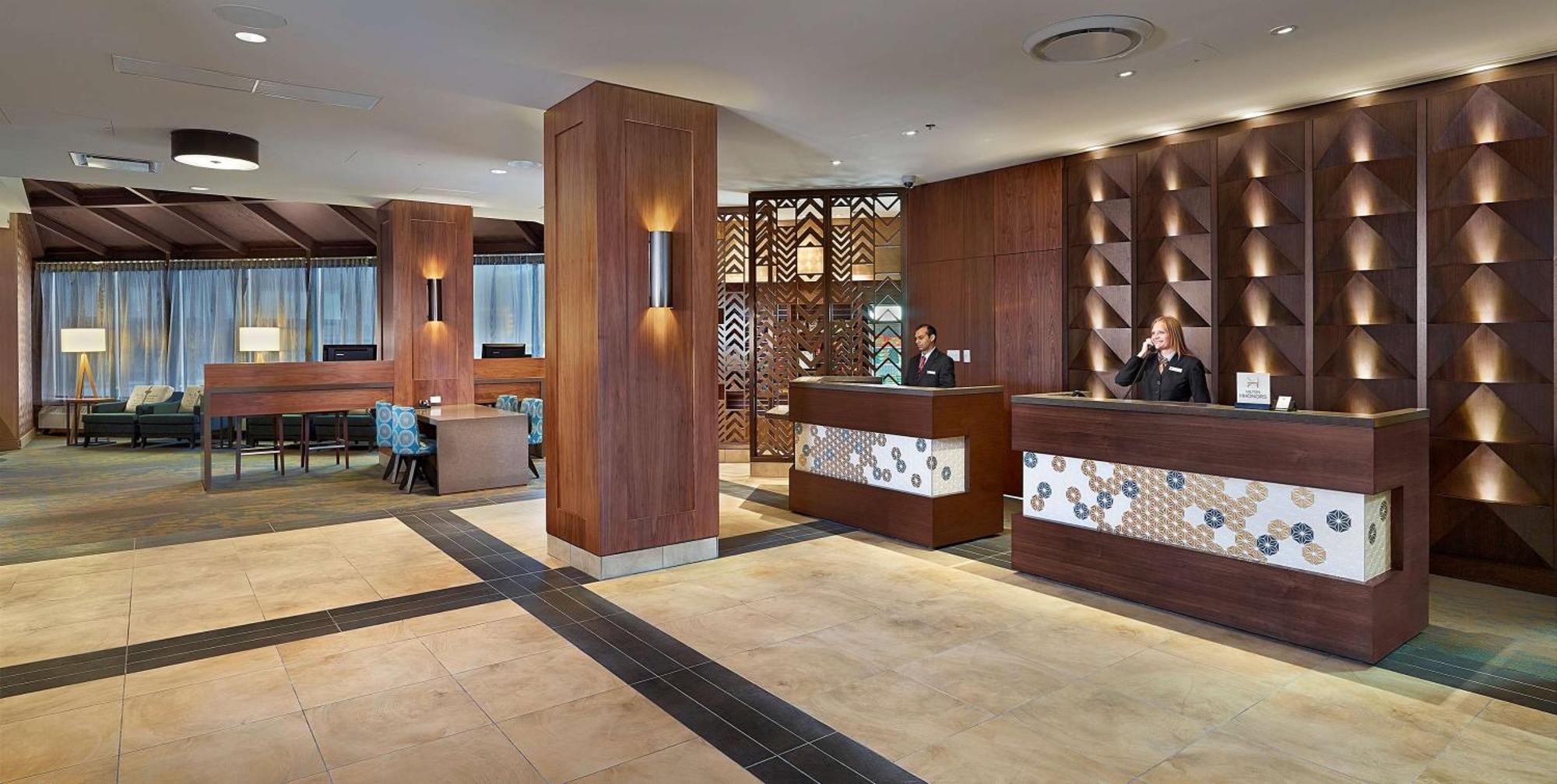 Doubletree By Hilton Hotel & Conference Centre Regina Bagian luar foto