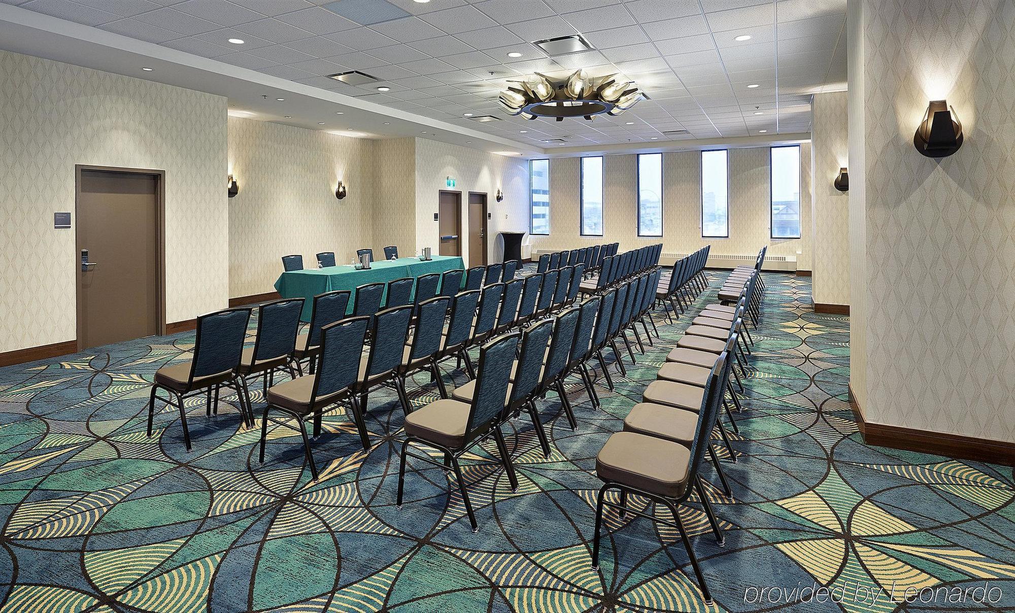 Doubletree By Hilton Hotel & Conference Centre Regina Bagian luar foto