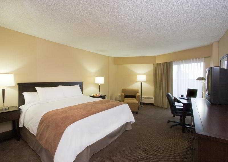 Doubletree By Hilton Hotel & Conference Centre Regina Bagian luar foto